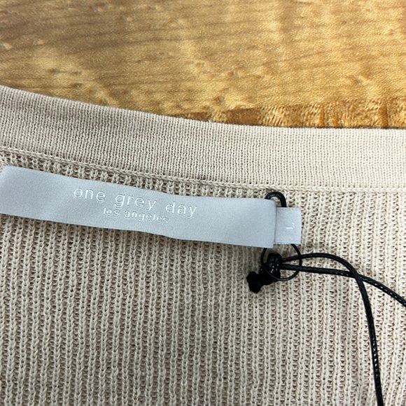 One Grey Day Ribbed Henley Top Cotton Tan Stretchy Sweater Large Revolve New NWT - Picture 2 of 8